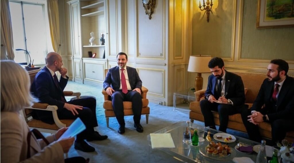 بيان مشترك في باريس لبحث الاستقرار في سوريا