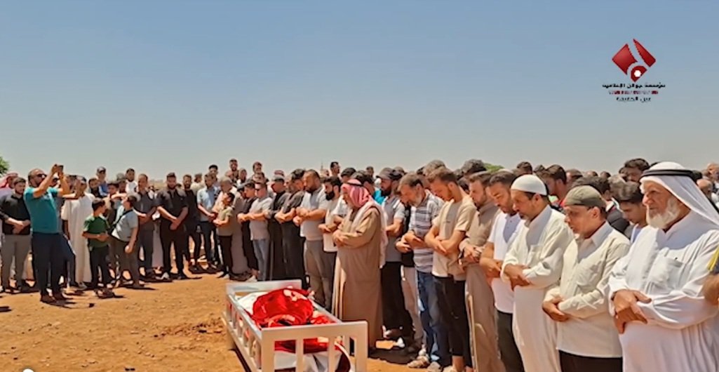 درعا: مشاهد من تشييع “حسن الزعبي” مسؤول إعلام محافظة درعا