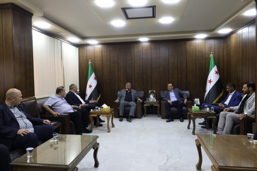 محافظ درعا يبحث مع وفد أردني تنشيط التجارة وفتح المعابر