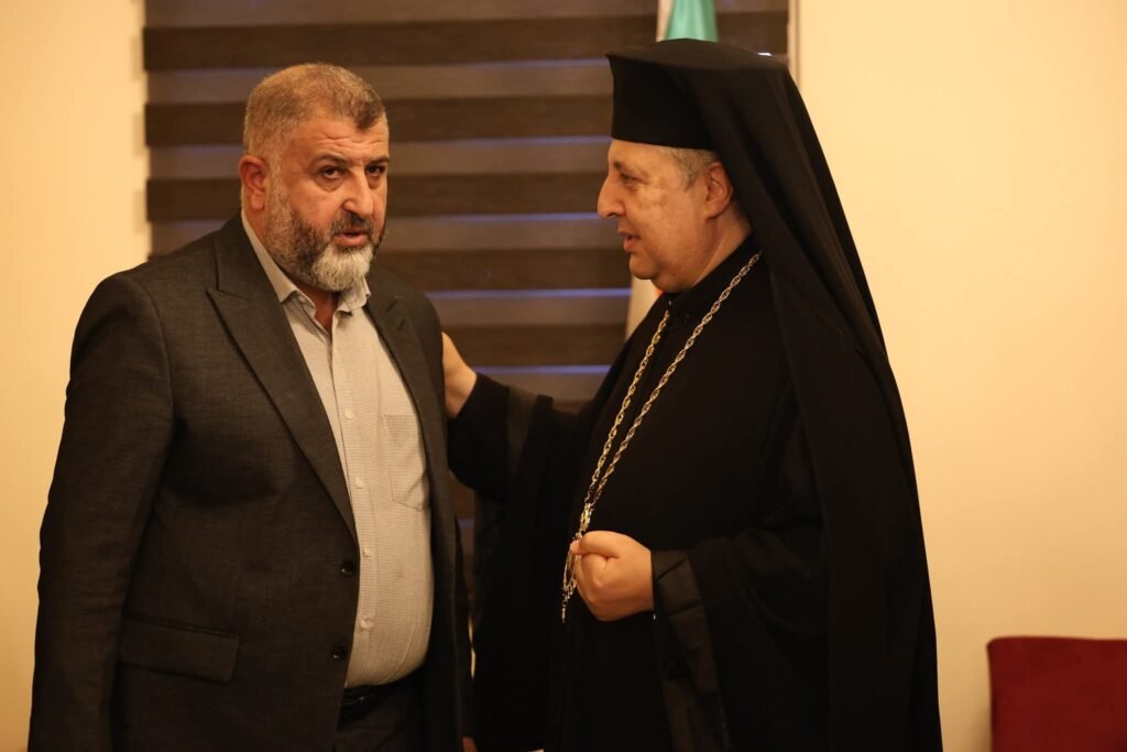 محافظ درعا يبحث احتياجات خبب ويؤكد على التماسك الاجتماعي في حوران