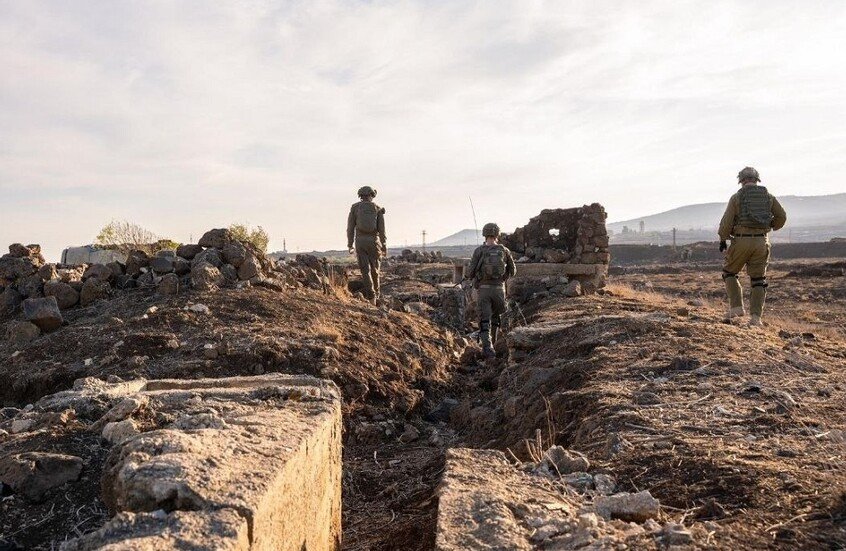 الاحتلال يعلن تنفيذ “عمليات استباقية” في جنوب سوريا