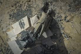 عام على التحرير… عام على الهروب