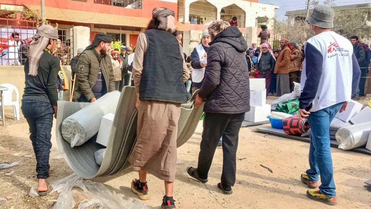 مساعدات إنسانية وتعليمية لدعم المهجّرين وطلاب ريف السويداء