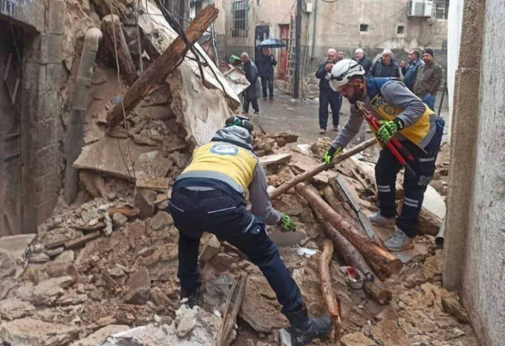 انهيار مبنى قديم غير مأهول في دمشق القديمة دون إصابات