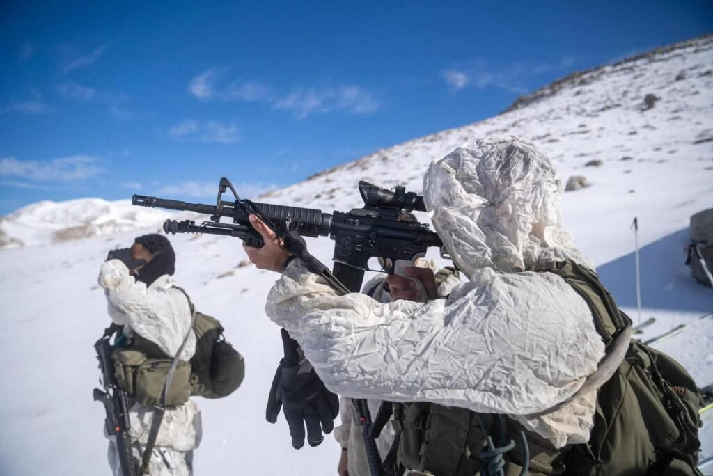 جيش الاحتلال يعلن تدريبات وانتشاراً على قمة جبل الشيخ في خطوة استفزازية جديدة