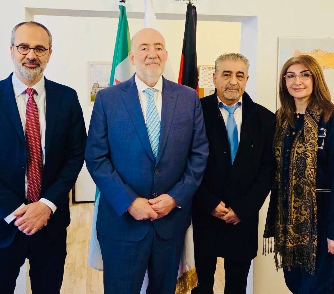 زيارة السفير الإسرائيلي لمكتب الإدارة الذاتية في برلين: رسائل سياسية في توقيت حساس