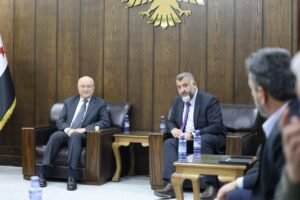 من الأوتستراد إلى المرور: زيارة وزير النقل تفتح ملف النقل المتعثر في درعا