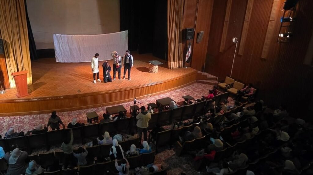 الأطفال أبطال الخشبة في عرض مسرحي تفاعلي بدرعا