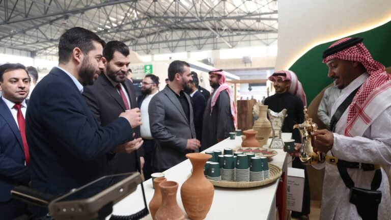 “الدالاتي” يتفقد الإجراءات الأمنية قبيل افتتاح معرض دمشق الدولي  