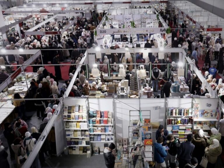 حضور نسائي سوري لافت في معرض دمشق الدولي للكتاب عبر الحرف اليدوية
