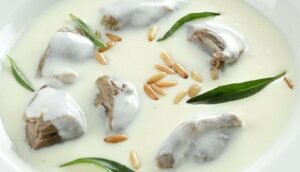 تبييض السفرة بين الذاكرة ووجع الواقع: عادة بيضاء في زمن الغلاء والمخيمات