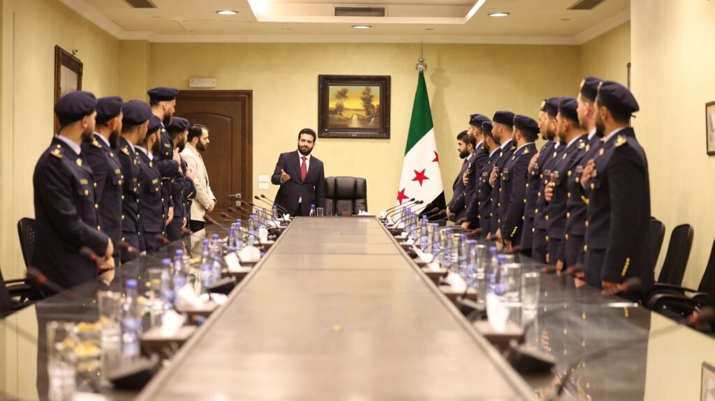 وزير الداخلية يلتقي البعثة المشاركة في بطولة “UAE SWAT Challenge” بدبي