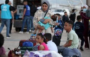 أكثر من 80 ألف سوري يعودون من لبنان خلال أيام… والمفوضية تعزز دعمها عند المعابر الحدودية