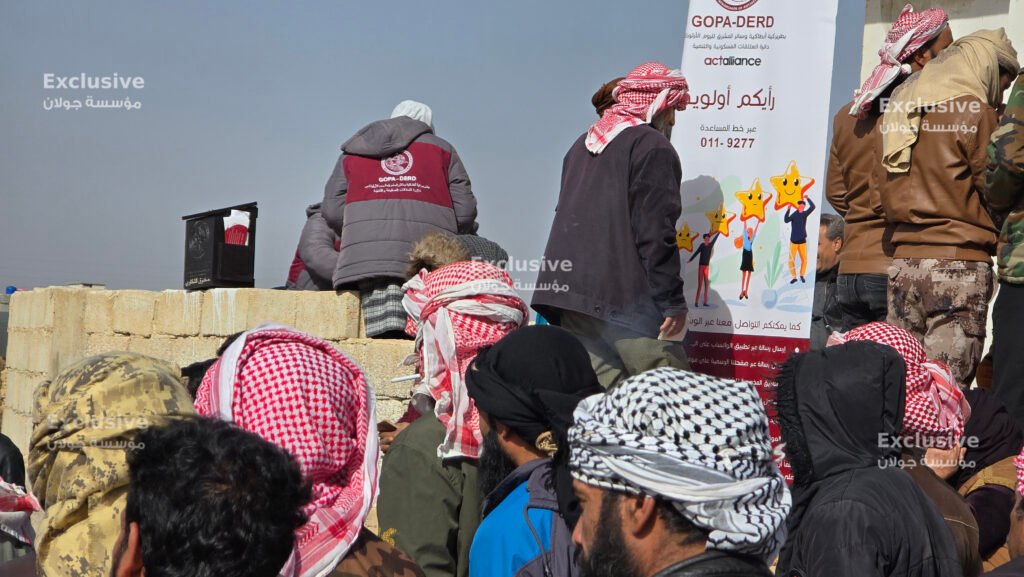 محافظ السويداء يبحث مع ممثلي العشائر المهجّرة سبل تحسين أوضاعهم المعيشية