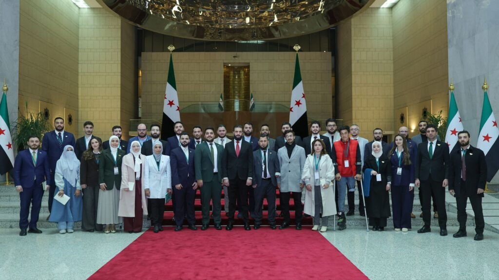 الرئيس أحمد الشرع يلتقي ممثلي المبادرات الشبابية ويؤكد أهمية دورهم في البناء الوطني