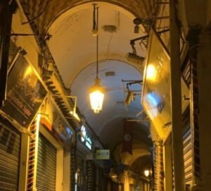 الدومري وضوء دمشق… من الفانوس إلى الكهرباء