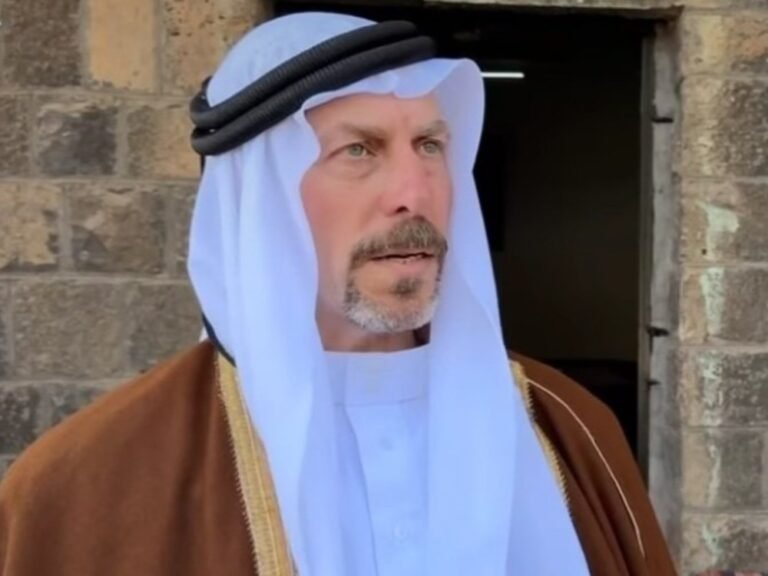 أمير دار عرى يتبنى موقف “التيار الثالث” في السويداء