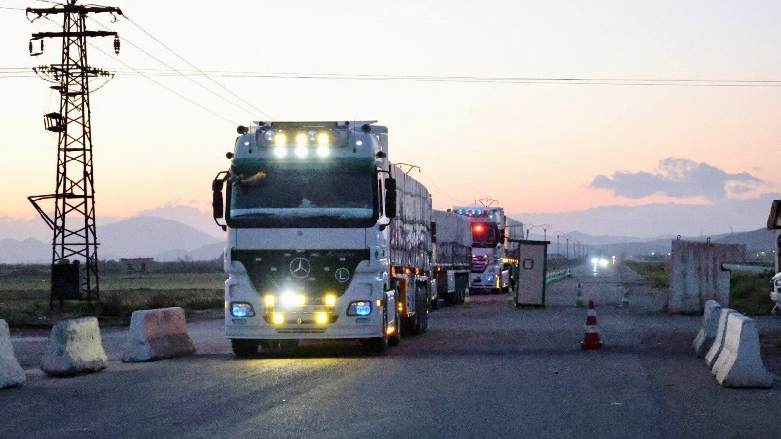 دخول شحنات طحين مدعوم إلى السويداء لضمان توفر الخبز بالسعر الرسمي