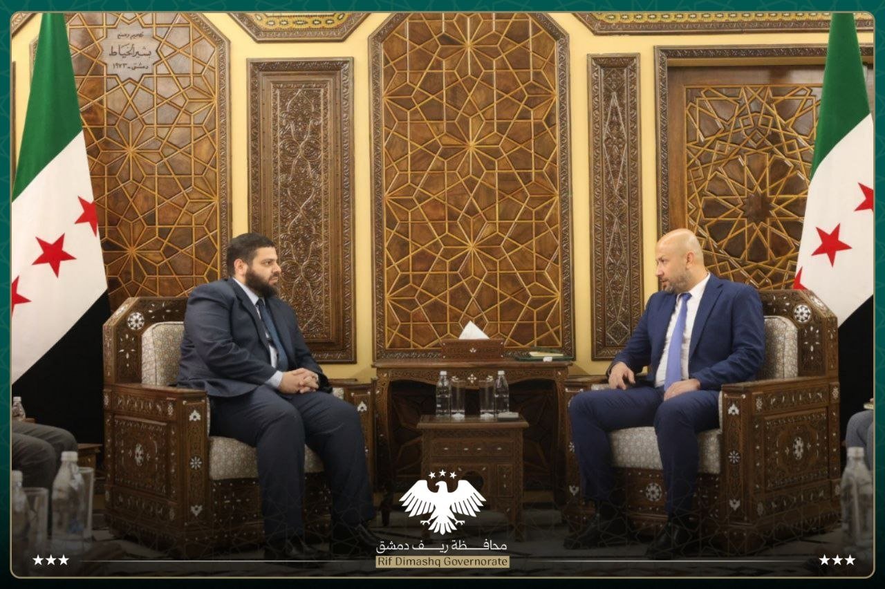 محافظ ريف دمشق يناقش مع وزير الطوارئ تسريع إعادة المهجرين من المخيمات