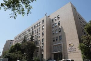 وزير المالية يؤكد كف يد 27 موظفاً بمديريات مالية دمشق وريفها