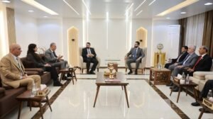 جلسة ثلاثية لترسيخ العدالة الانتقالية وتدقيق قوائم النظام البائد