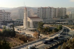 بناء جدار استنادي وتركيب مطرية في دمر وحملات تعشيب بعدة مناطق