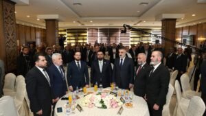 تكريم قضاة منشقين ومسؤول حكومي يعد بإعادة جميع المفصولين بمراسيم خاصة