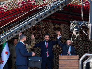 الرئيس الشرع في دوما برفقة البويضاني بعد الإفراج عنه