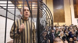 عاطف نجيب في قبضة العدالة خلال أولى جلسات محاكمته بدمشق