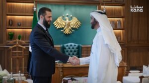 الرئيس الشرع يبحث مع رجل الأعمال الإماراتي محمد الشيباني مشاريع التطوير والإعمار