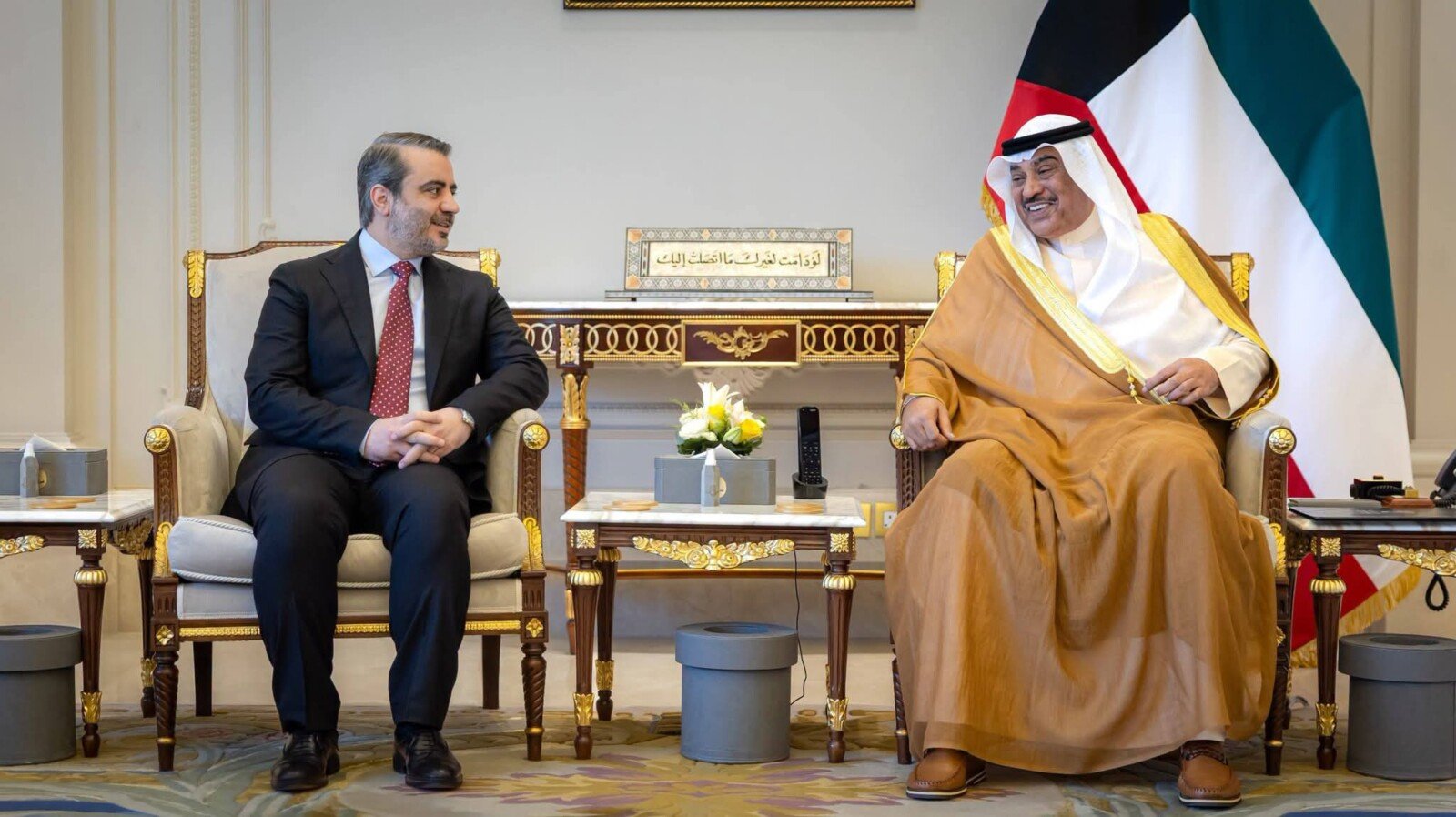 وزير الخارجية السوري يبحث مع ولي عهد الكويت تعزيز العلاقات الثنائية وترسيخ الاستقرار الإقليمي
