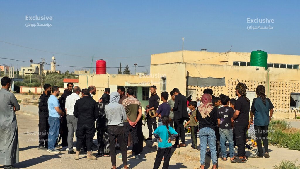 مدير منطقة بصرى يطمئن العائلات المقيمة في مجمع إنعاش الريف ويؤكد توفير الحماية الأمنية