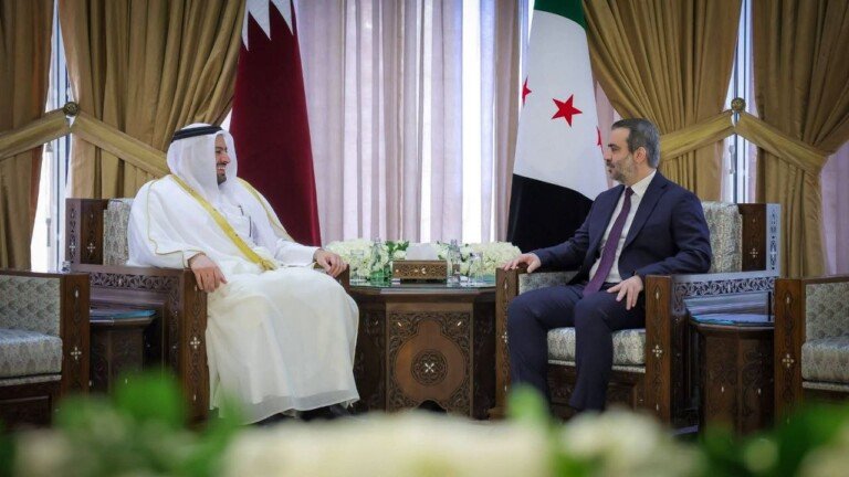 سوريا وقطر توقعان مذكرة تفاهم لتعزيز التعاون الدبلوماسي في دمشق
