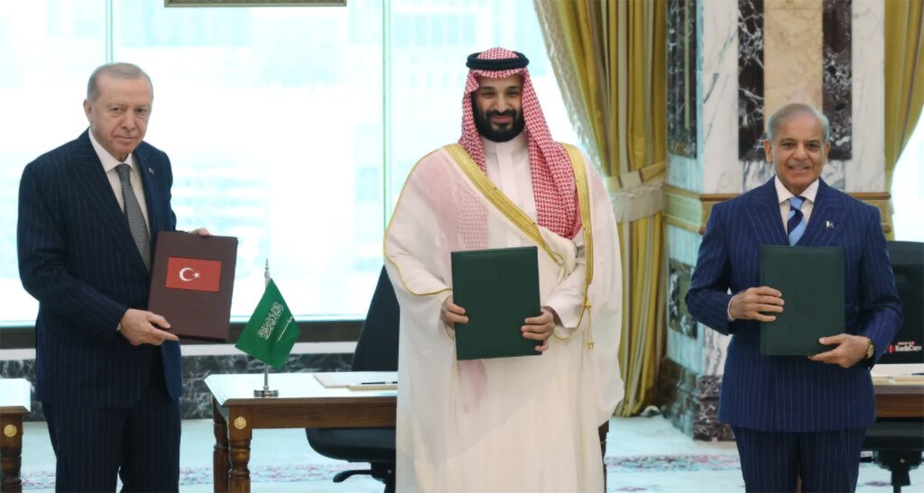 بعد استهداف مطار أبو الظهور … هل يساهم اتفاق مكة بهندسة أمنية إقليمية جديدة؟