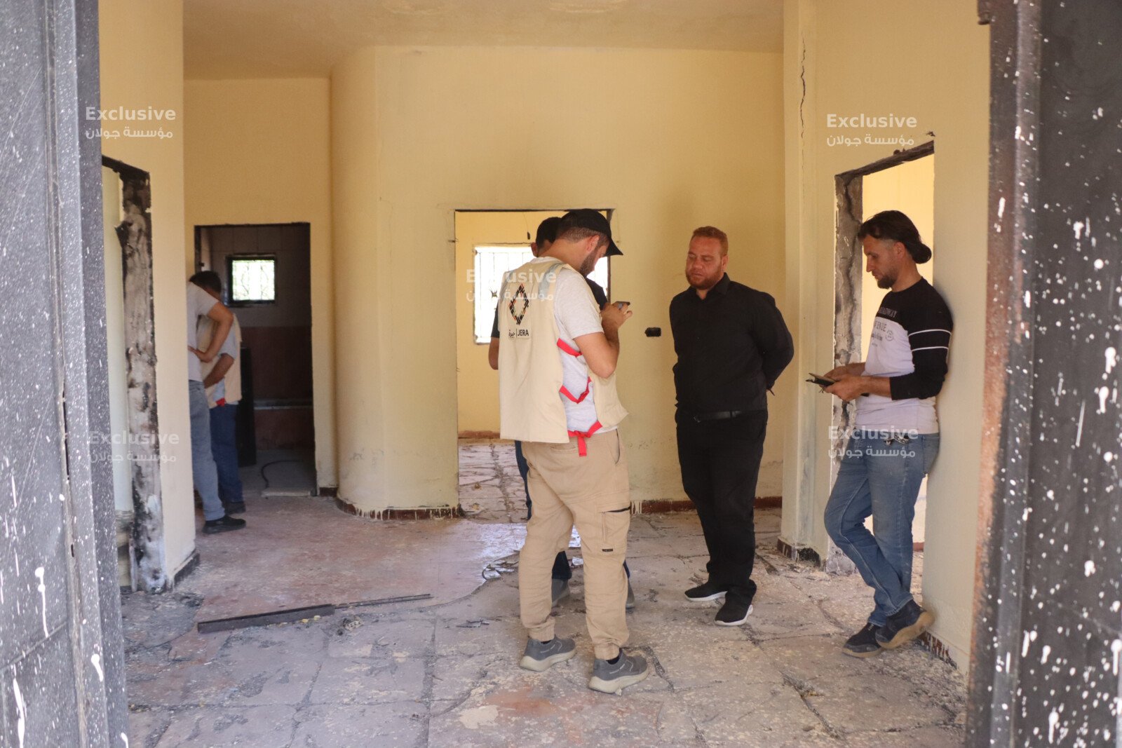 استكمال معاينة منازل متضررة في المزرعة تمهيداً لإعادة تأهيلها