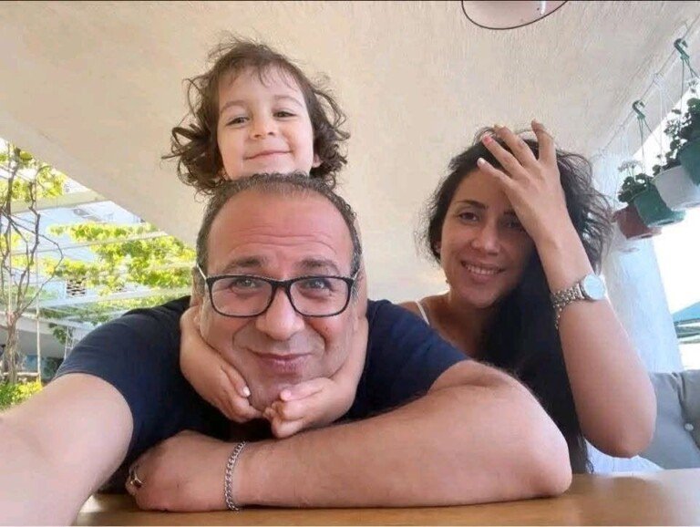 رحيل الشاعر والصحفي السوري تمّام هنيدي.. وصية منفى لم تكتمل