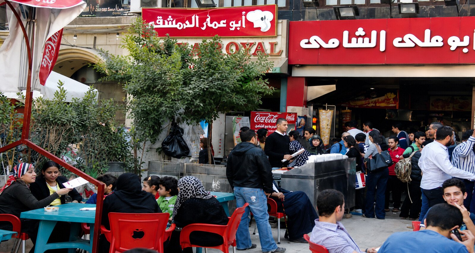 عائلات سورية بين فكّي الغلاء والجباية: أعباء الإقامة المالية تلاحق السوريين في لبنان ومصر