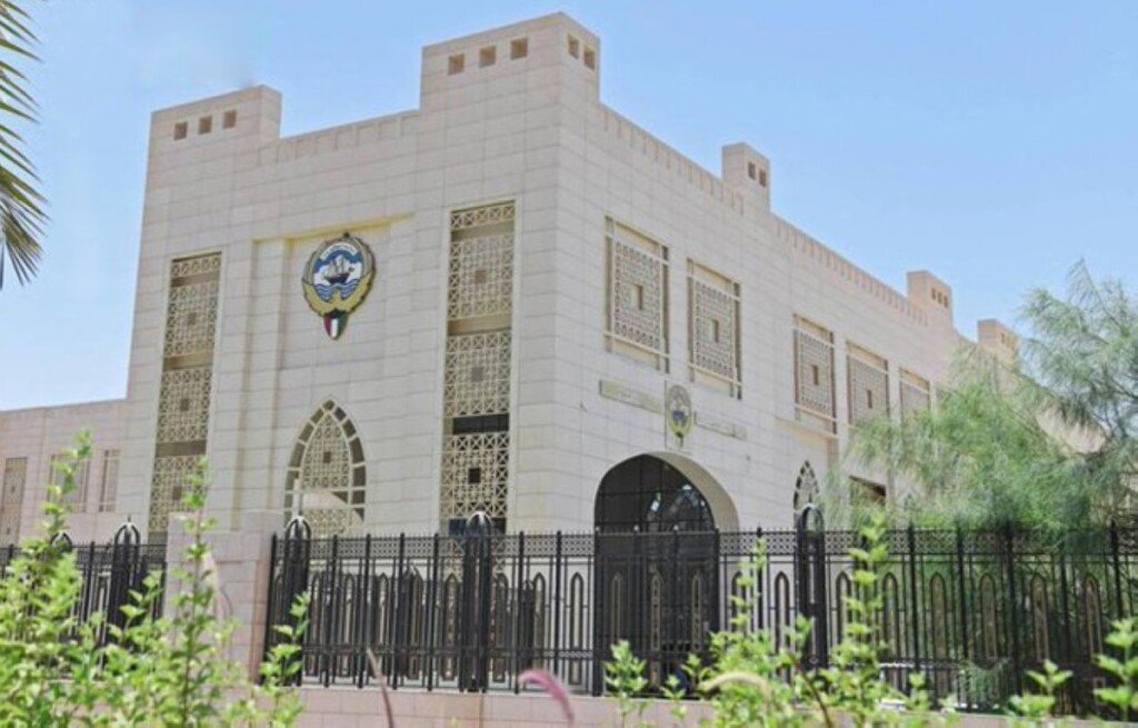 الكويت ترحب باندماج «قسد» في المؤسسات العسكرية السور