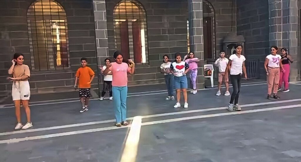 مهرجان خبب الثقافي الثامن يفتح أبوابه.. الفن والتراث في قلب ريف درعا