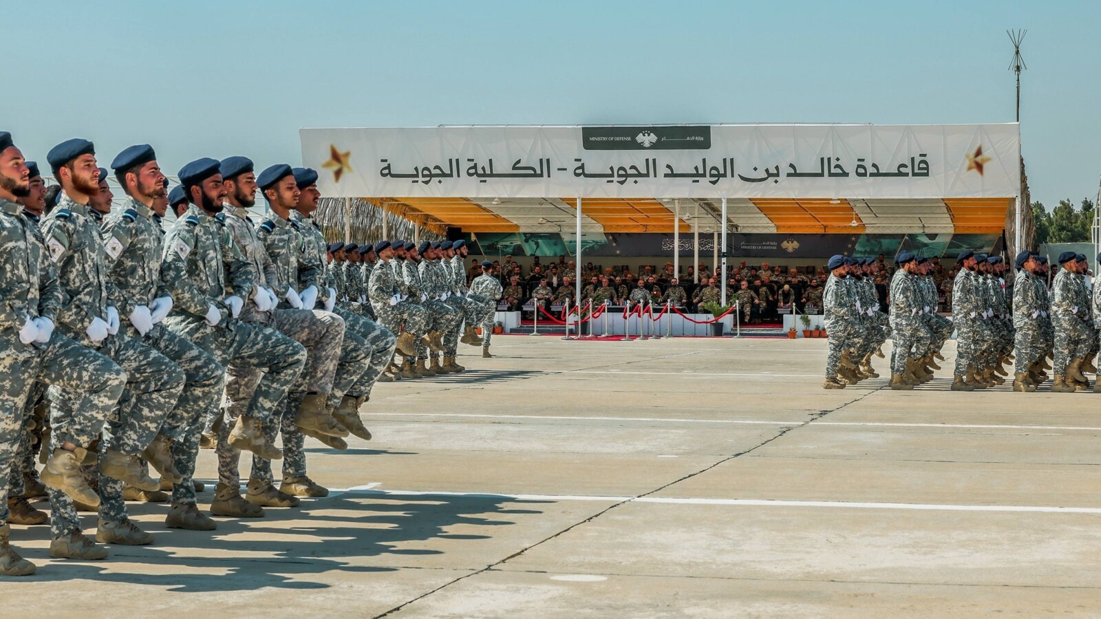 واشنطن ترفع قيداً عسكرياً عن سوريا.. ماذا يتغير الآن وماذا يمكن أن تستفيد دمشق؟