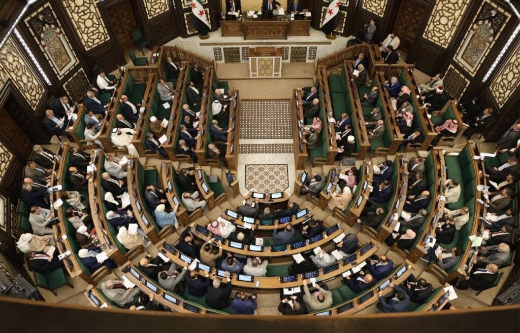 مجلس الشعب السوري يدعو إلى تحقيق مشترك في ضحايا غارات درعا