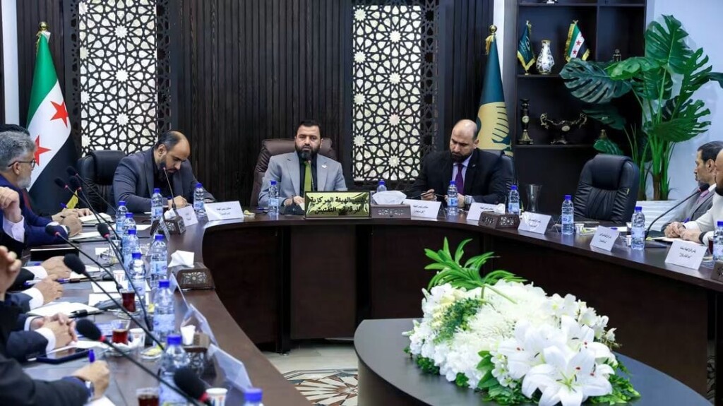 العلي يبحث تطوير العمل الرقابي مع رؤساء فروع الهيئة