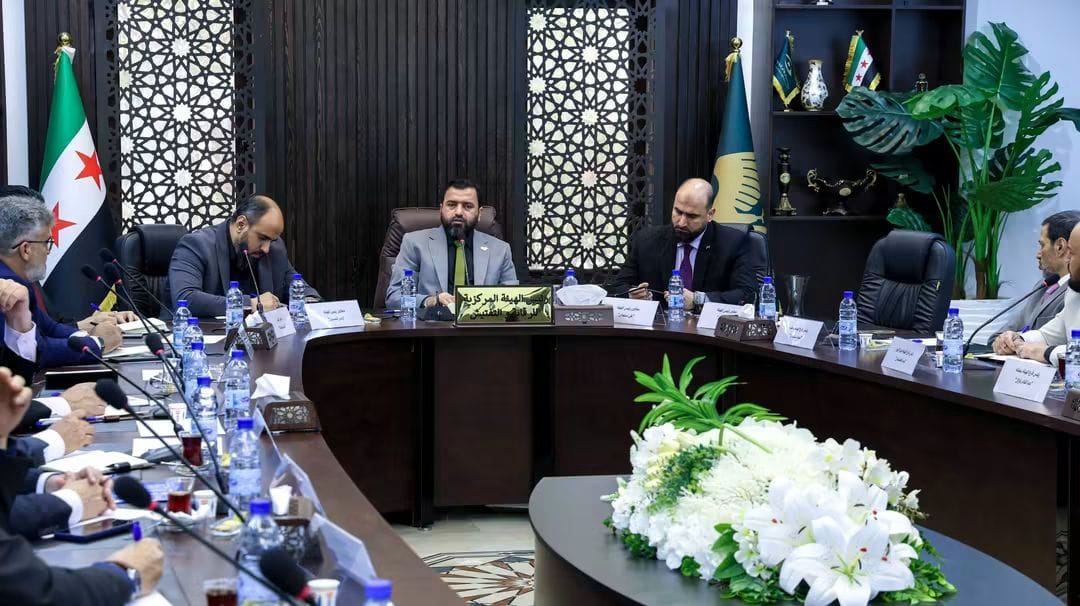 العلي يبحث تطوير العمل الرقابي مع رؤساء فروع الهيئة